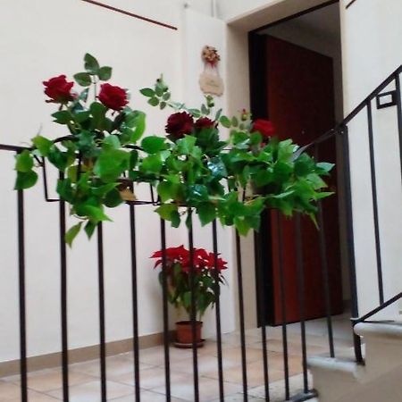 Отель La Rosa Rossa Бари Экстерьер фото